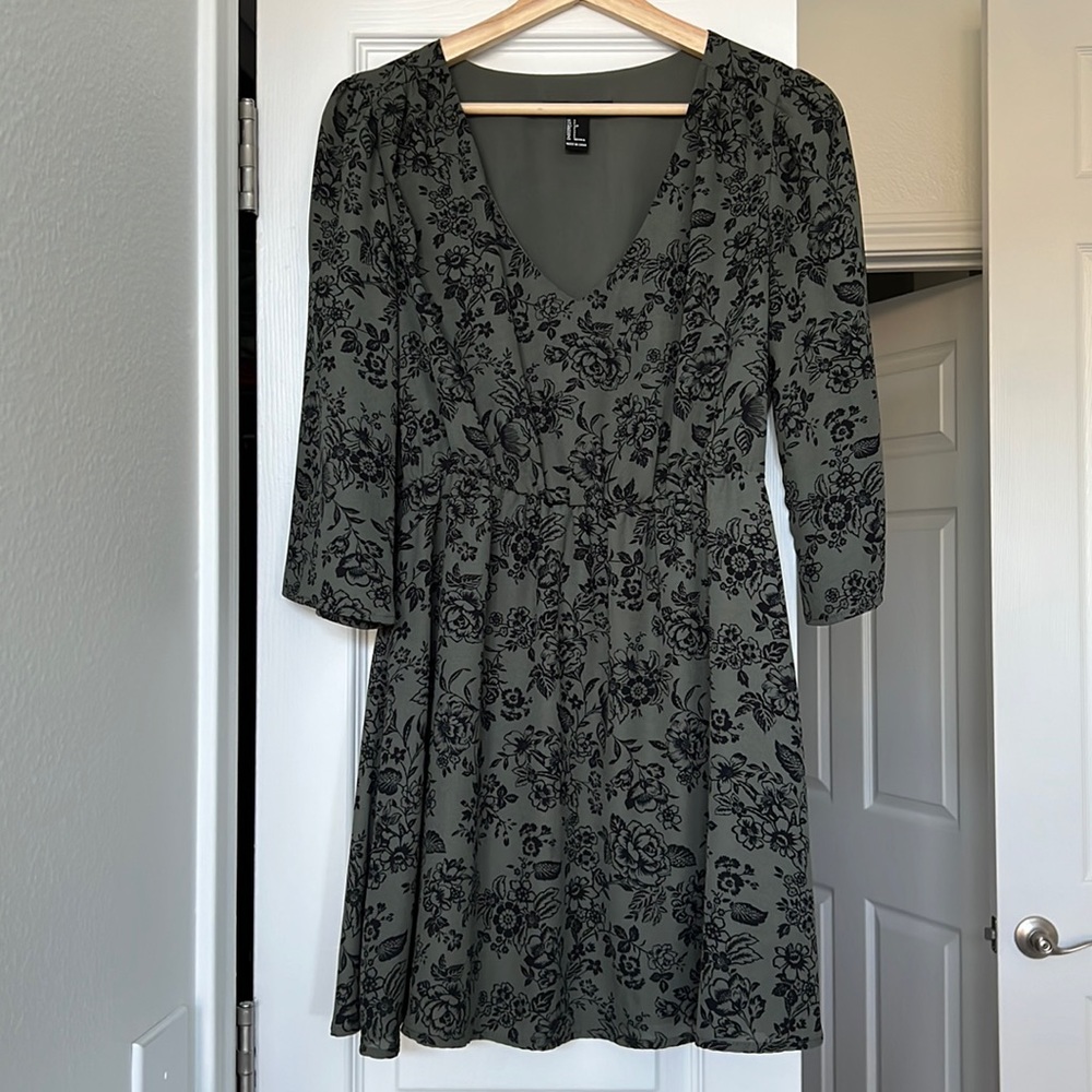 Forever 21 Floral Olive Dress Size Small